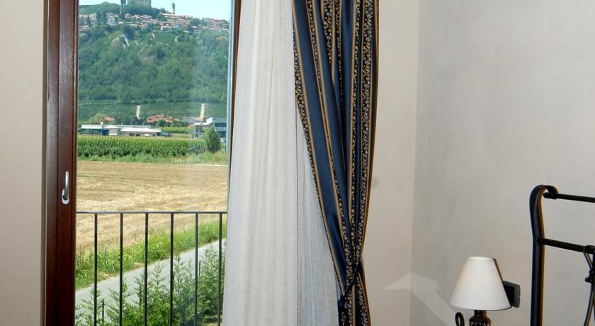 Hotel Le Botti Guarene Exterior foto