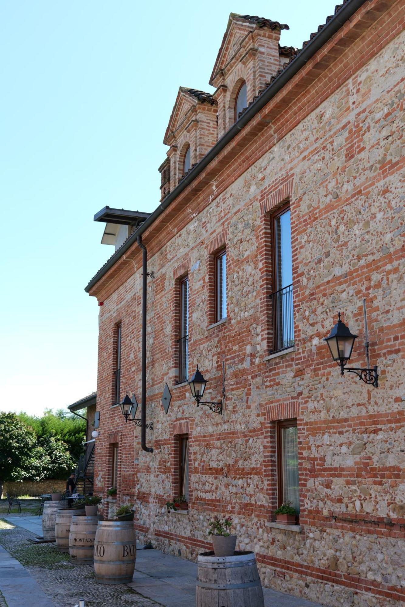 Hotel Le Botti Guarene Exterior foto