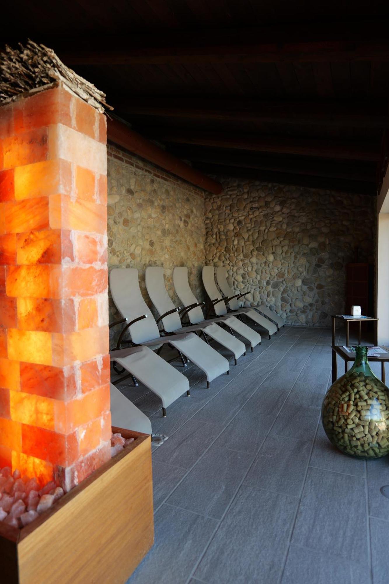 Hotel Le Botti Guarene Exterior foto