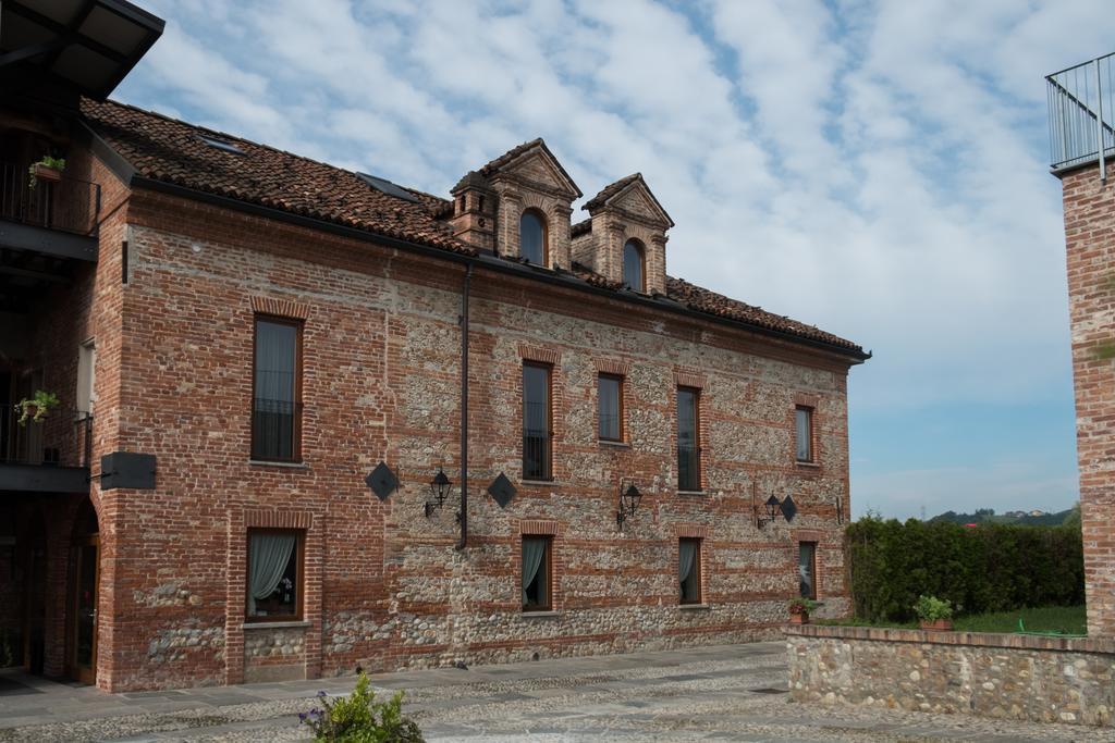 Hotel Le Botti Guarene Exterior foto