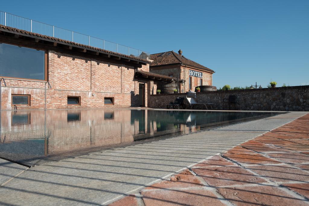 Hotel Le Botti Guarene Exterior foto