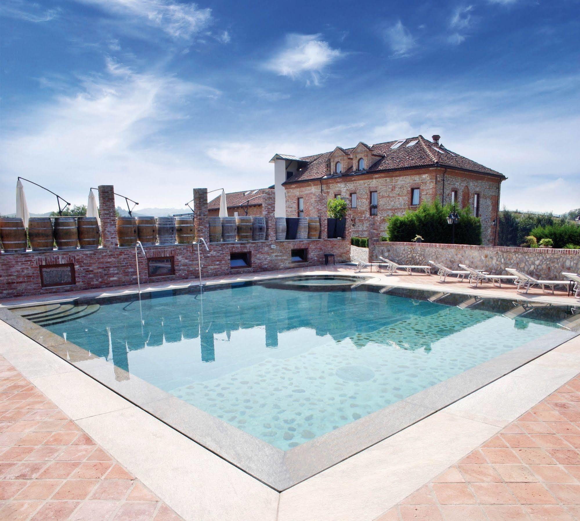 Hotel Le Botti Guarene Exterior foto